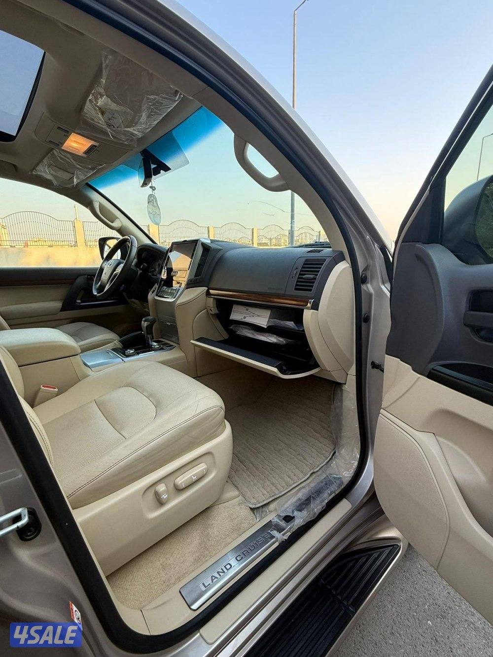 لاند كروز 2017 الساير جلد بحاله الوكاله عداد170 الف9