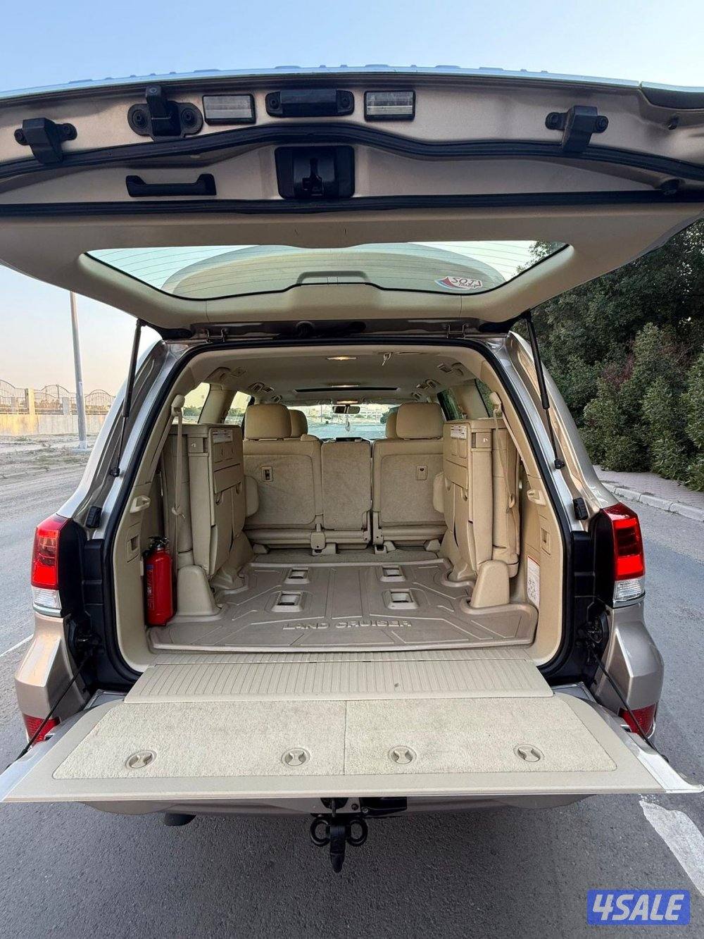 لاند كروز 2017 الساير جلد بحاله الوكاله عداد170 الف11