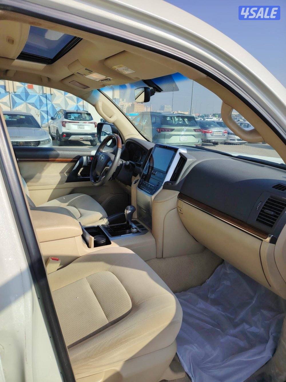 لاند كروز 2016 الساير مخمل بحاله الوكاله عداد 130 الف6