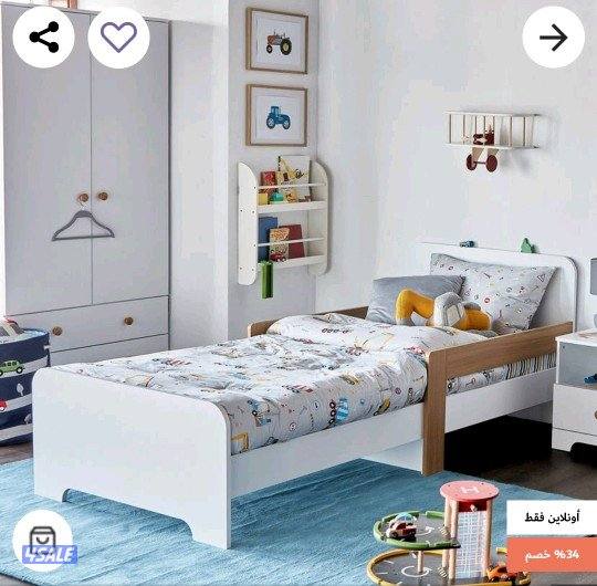 للبيع ٢ سرير اطفال من هوم سنتر0