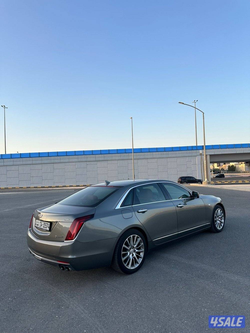 للبيع كاديلاك CT61