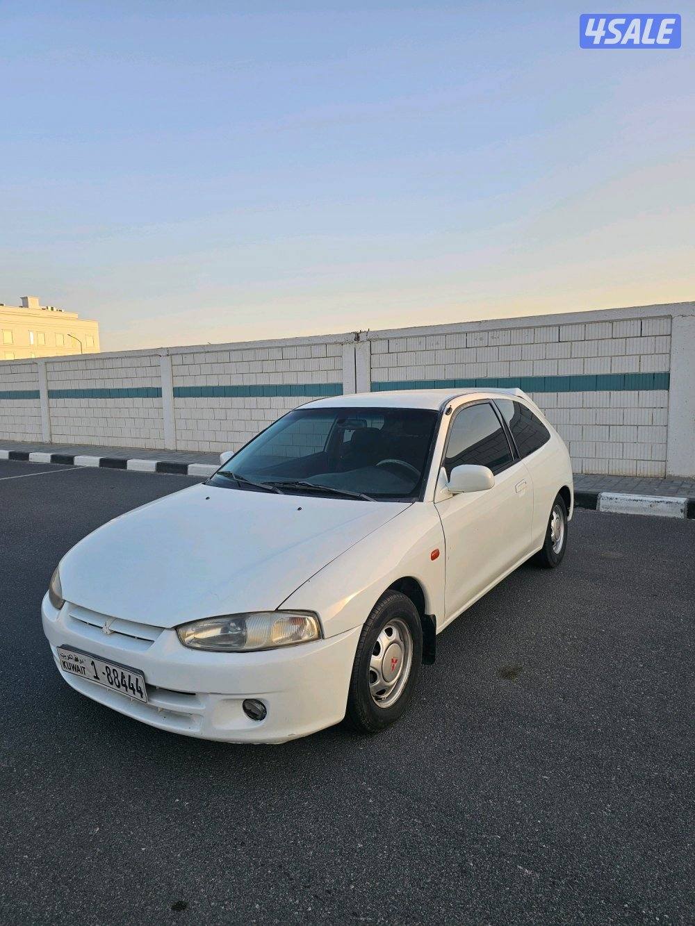 mitsubishi colt0