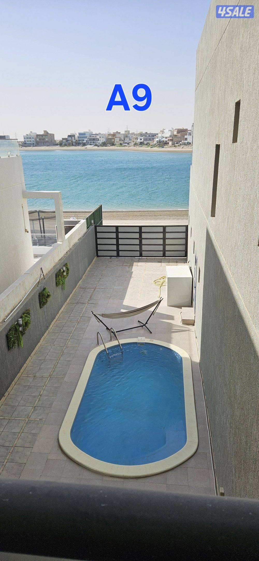 للاجار شاليه على البحر قرب الخيران مول0