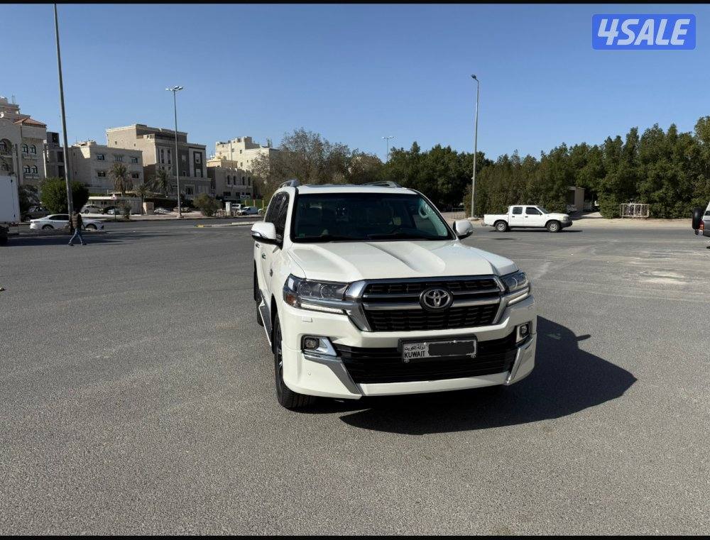 لاند تورنق 215