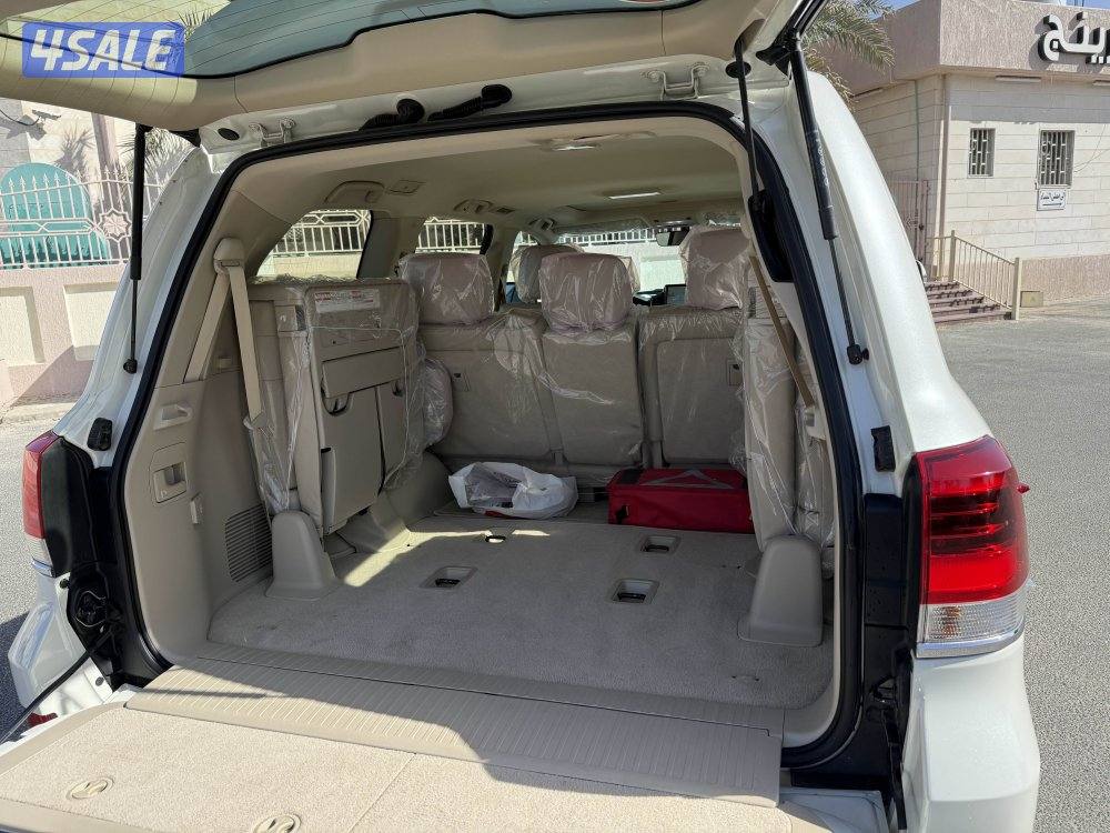 لاند تورنق 216