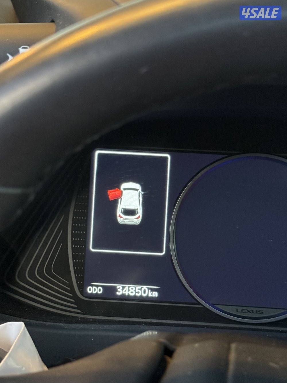 للبيع لكزس UX200 موديل 20233