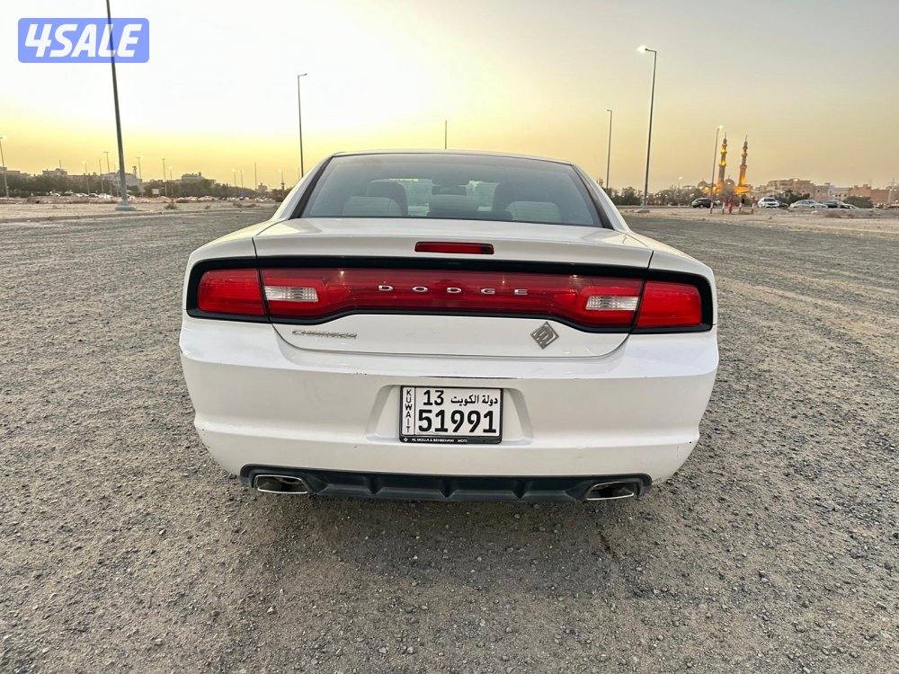 دودج شارجر ٢٠١٤ في قمة النظافة5