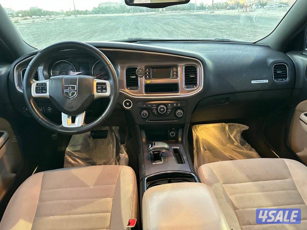 دودج شارجر ٢٠١٤ في قمة النظافة10