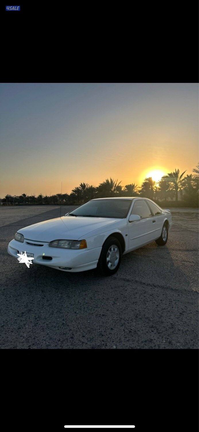 فورد ثندربيرد 19951