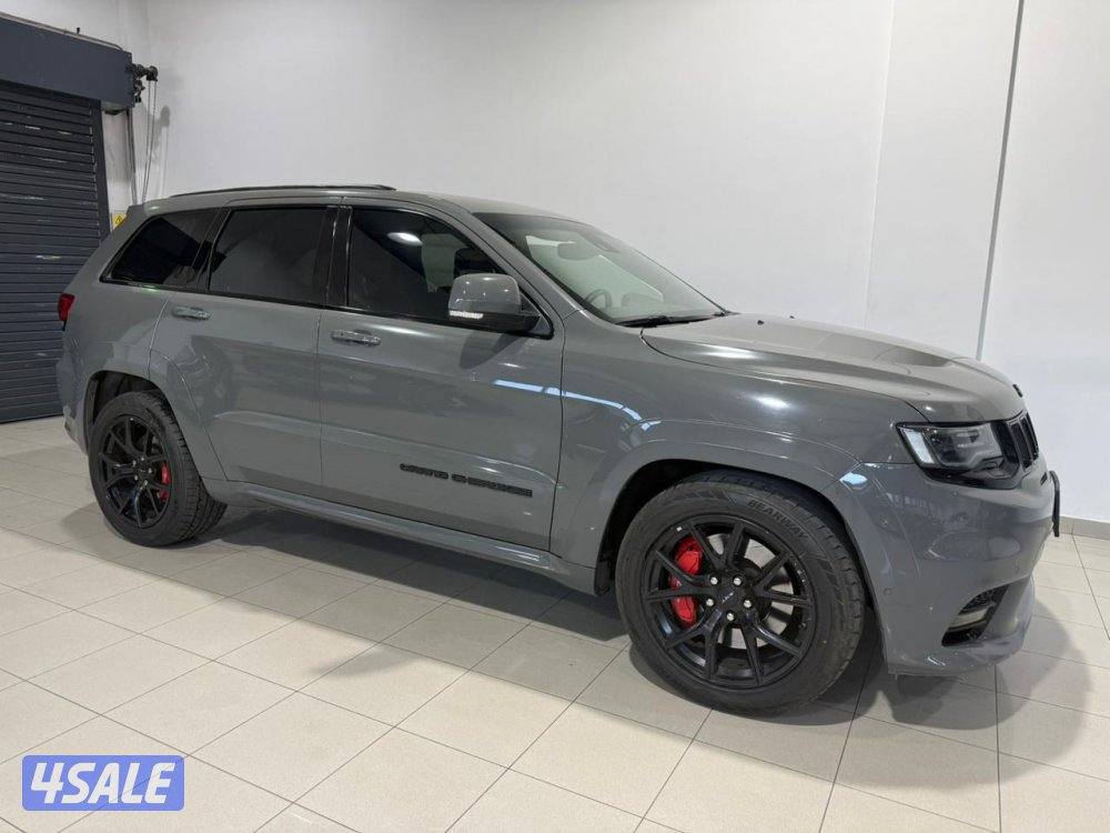 Jeep Grand Cherokee SRT81
