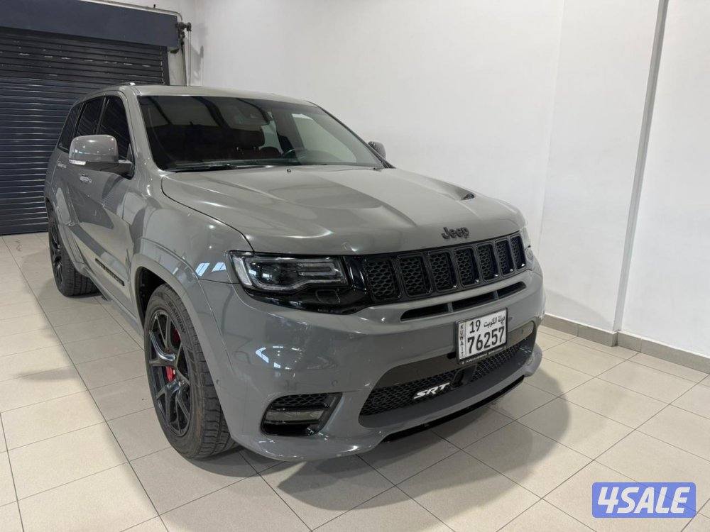 Jeep Grand Cherokee SRT82