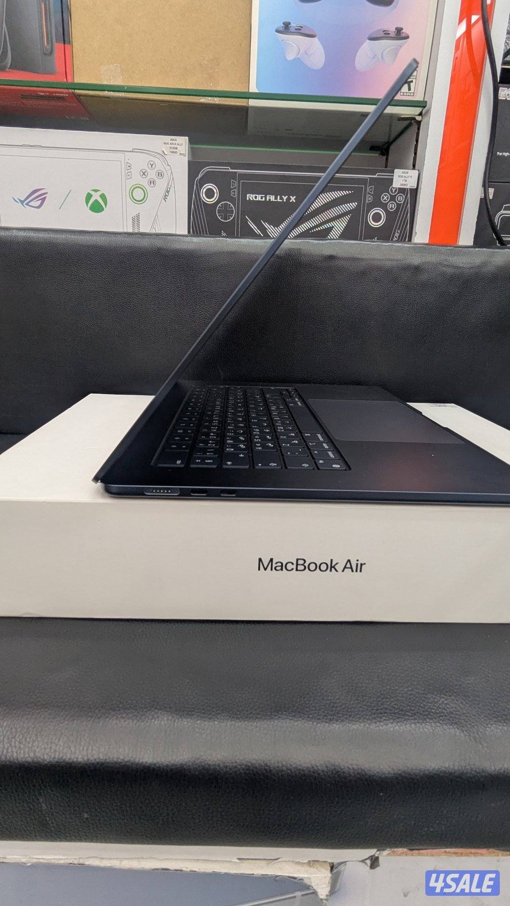 Apple Macbook Air M3 1TB Storage1