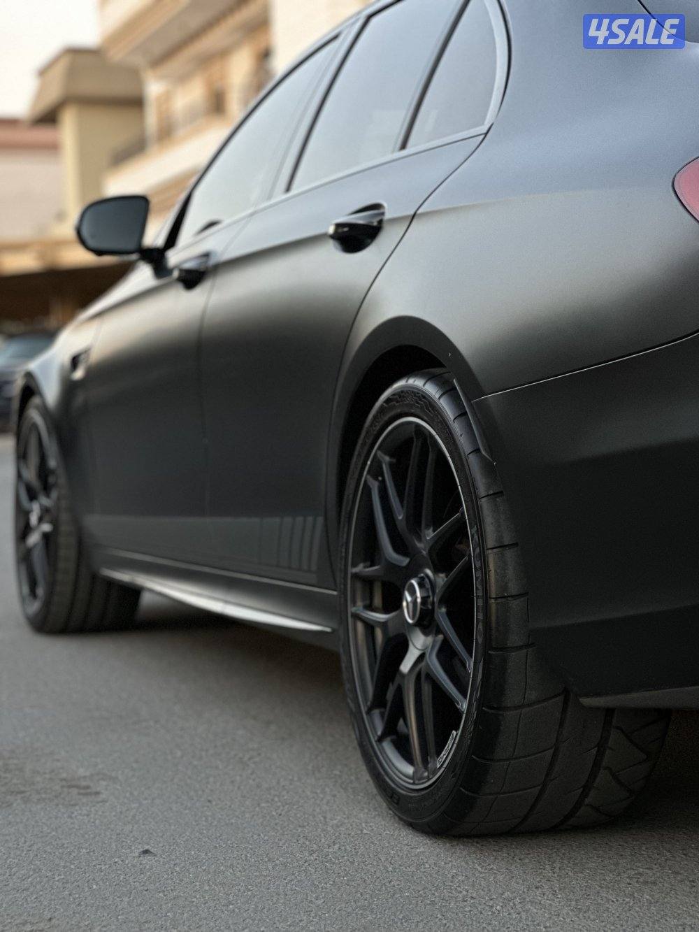 مرسيدس E63 AMG موديل 2018 صبغ الوكالة12