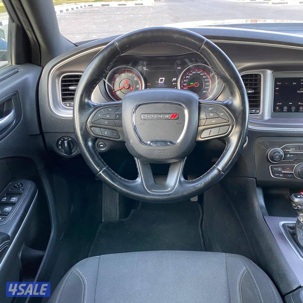 بيع🔺شراء🔺تثمين

للبيع دودج تشارجر 
موديل 2021
العداد 135 الف8