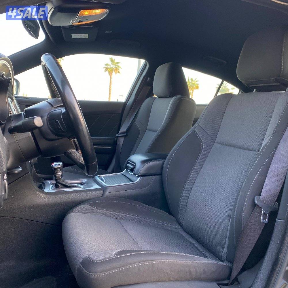 بيع🔺شراء🔺تثمين

للبيع دودج تشارجر 
موديل 2021
العداد 135 الف9