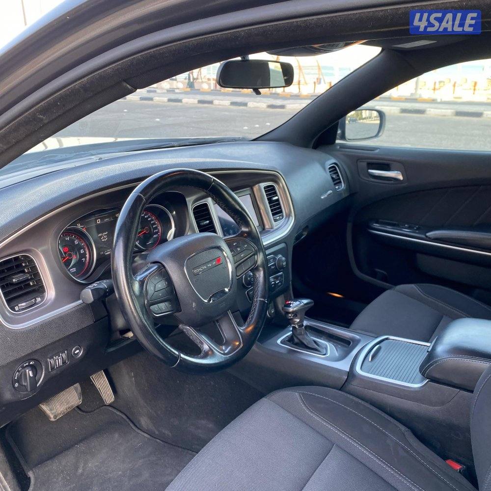 بيع🔺شراء🔺تثمين

للبيع دودج تشارجر 
موديل 2021
العداد 135 الف10