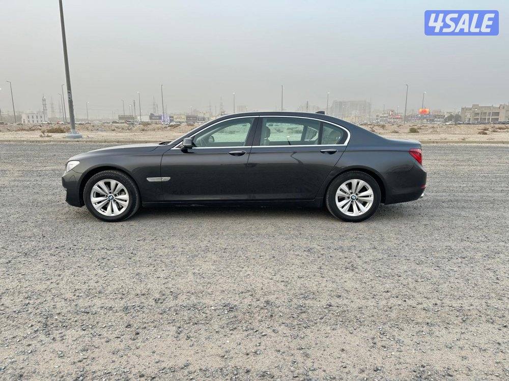 بي ام 730Li موديل ٢٠١٤ بحالة الوكالة في قمة النظافة2