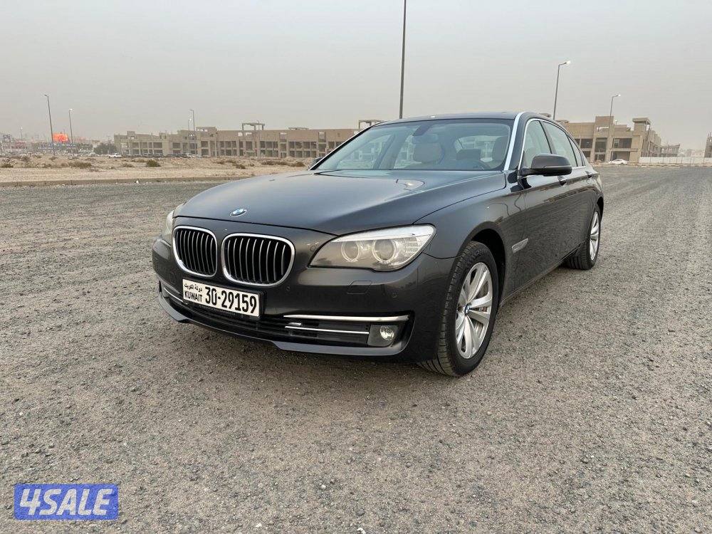 بي ام 730Li موديل ٢٠١٤ بحالة الوكالة في قمة النظافة10