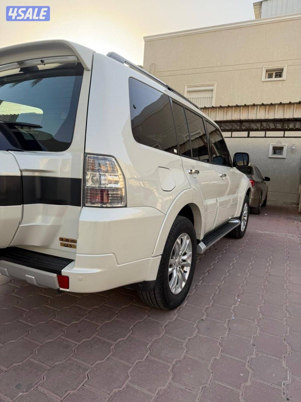 للبيع باجيرو 20208