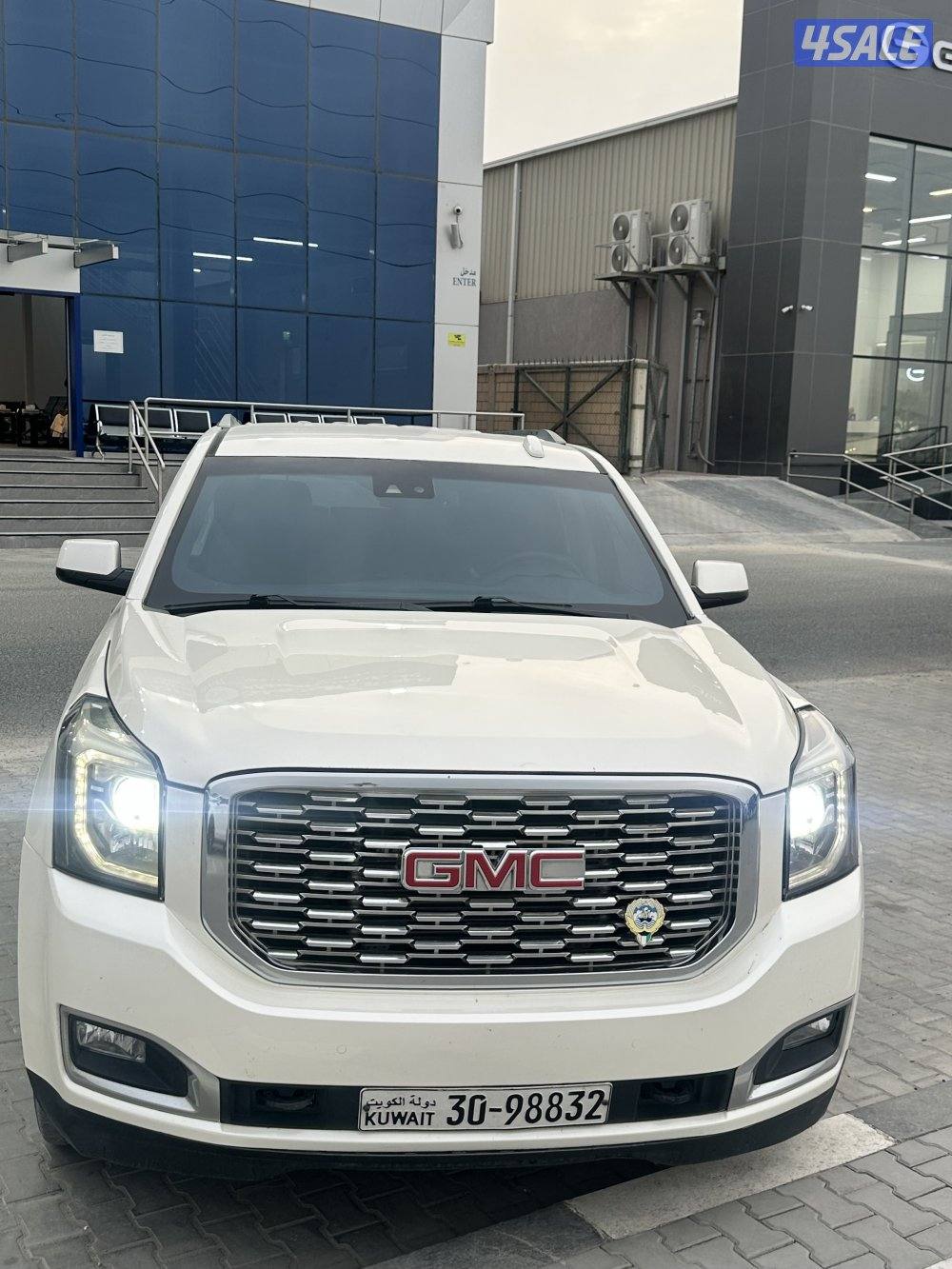 البيع يوكن 2015 اس ال اي مرفق الفحص ماشي 380 السعر 4750 الموتر نظيف1