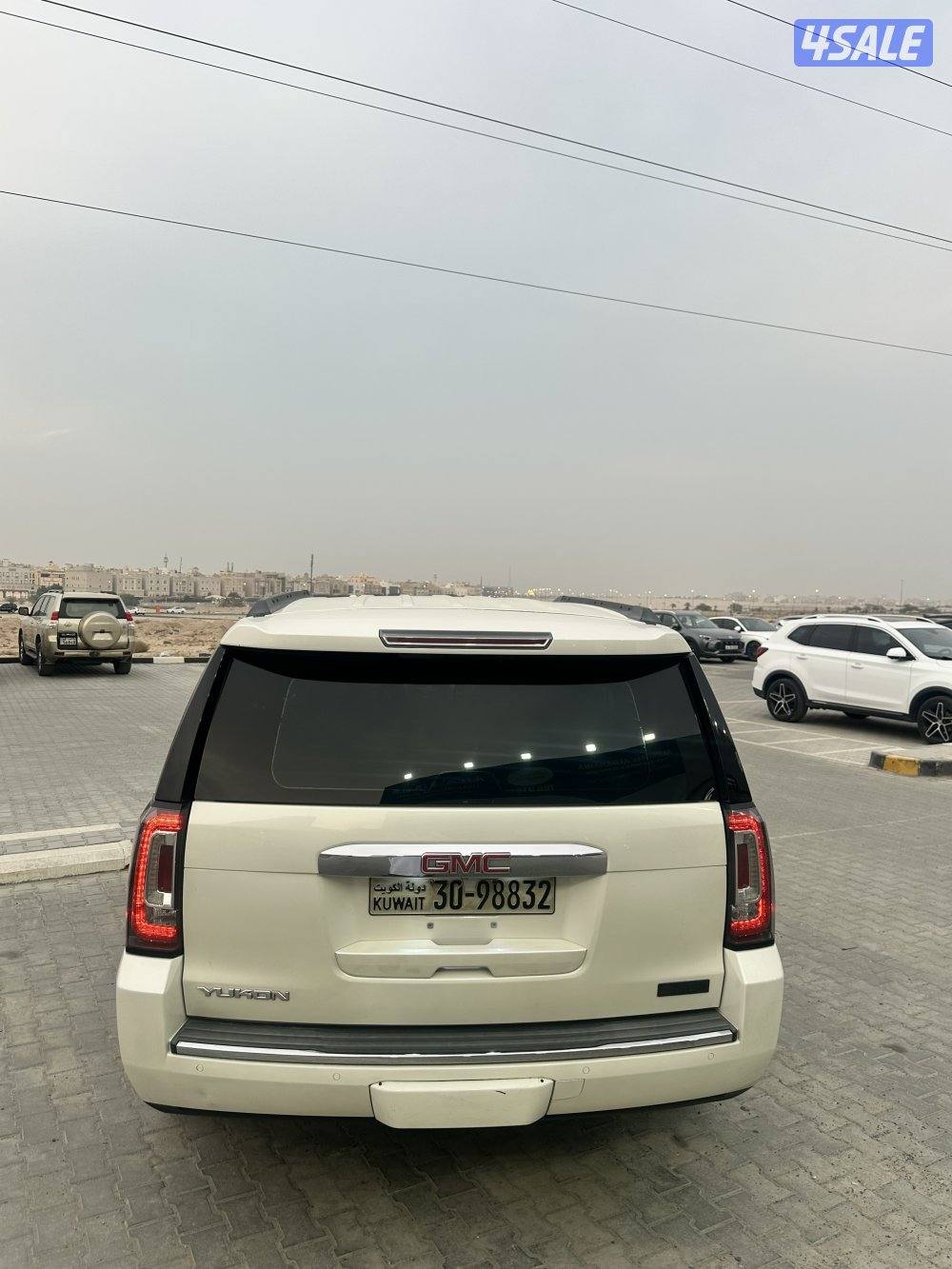 البيع يوكن 2015 اس ال اي مرفق الفحص ماشي 380 السعر 4750 الموتر نظيف2