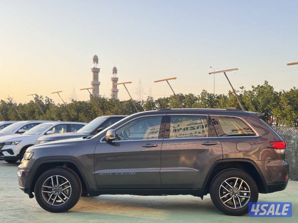 للبيع كاش أو بالأقساط جيب شيروكي20213