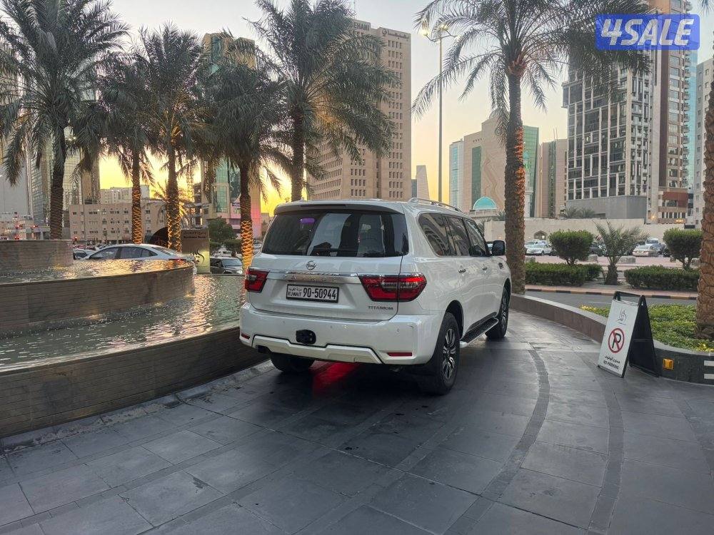 باترول تيتانيوم 2020 لون. صدفي من الدخل جلد بيج1