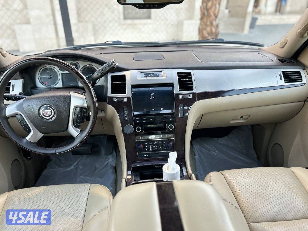 للبيع اسكاليد 201011