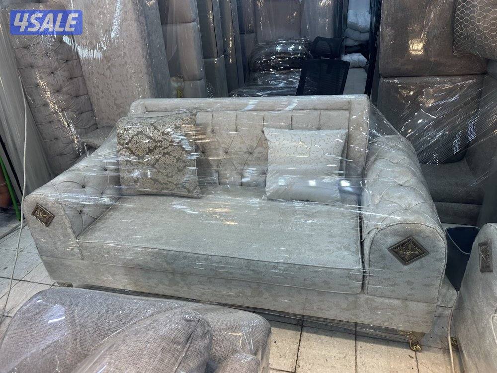 للبيع طقم جلوس تسع قطع نظيف يصلح لصالة كبيرة تغريبا تسعه عشر متر4