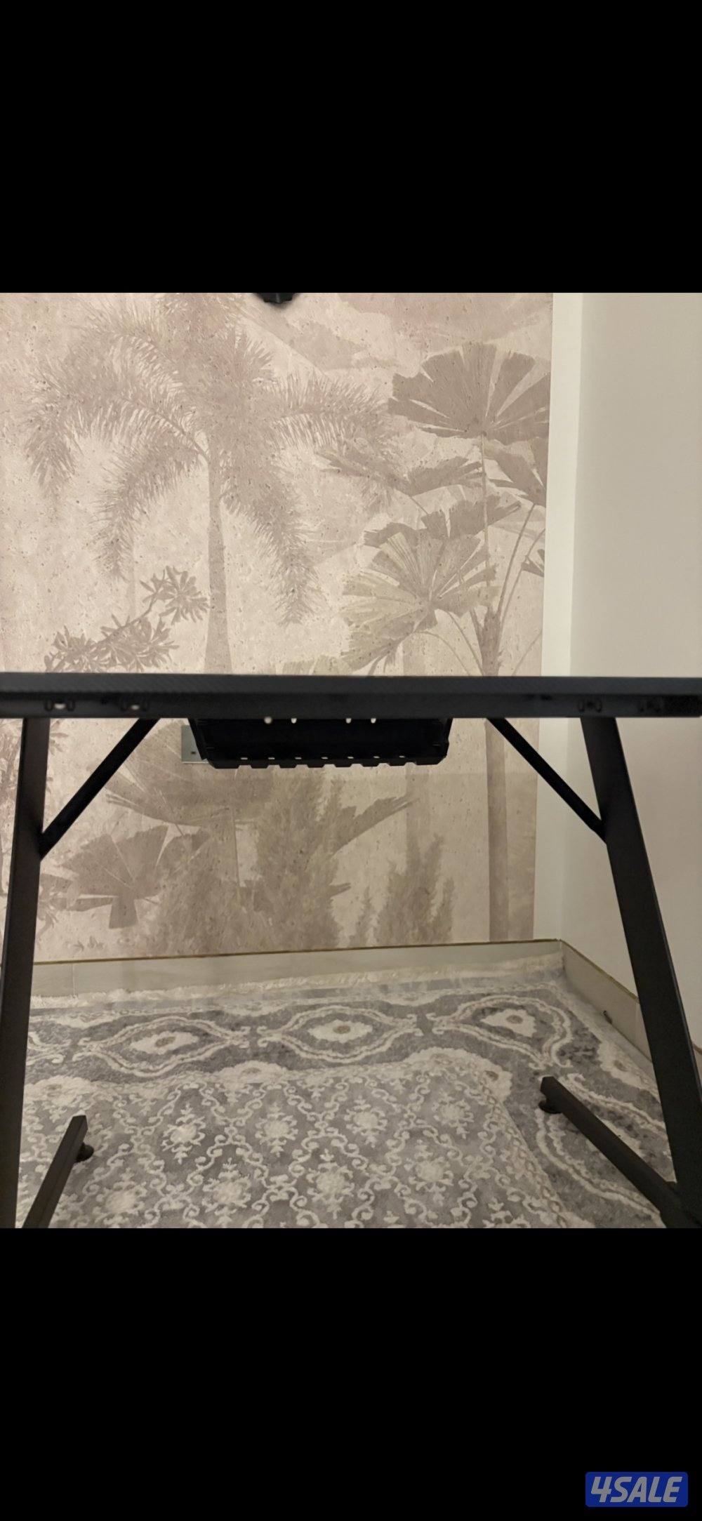 طاولة قيمنق استعمال خفيف طاوله رهيبه جدا السعر 20دينار3