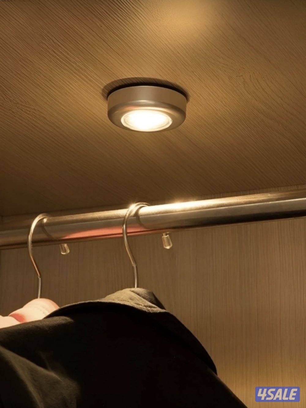 2 LED cabinet lights0