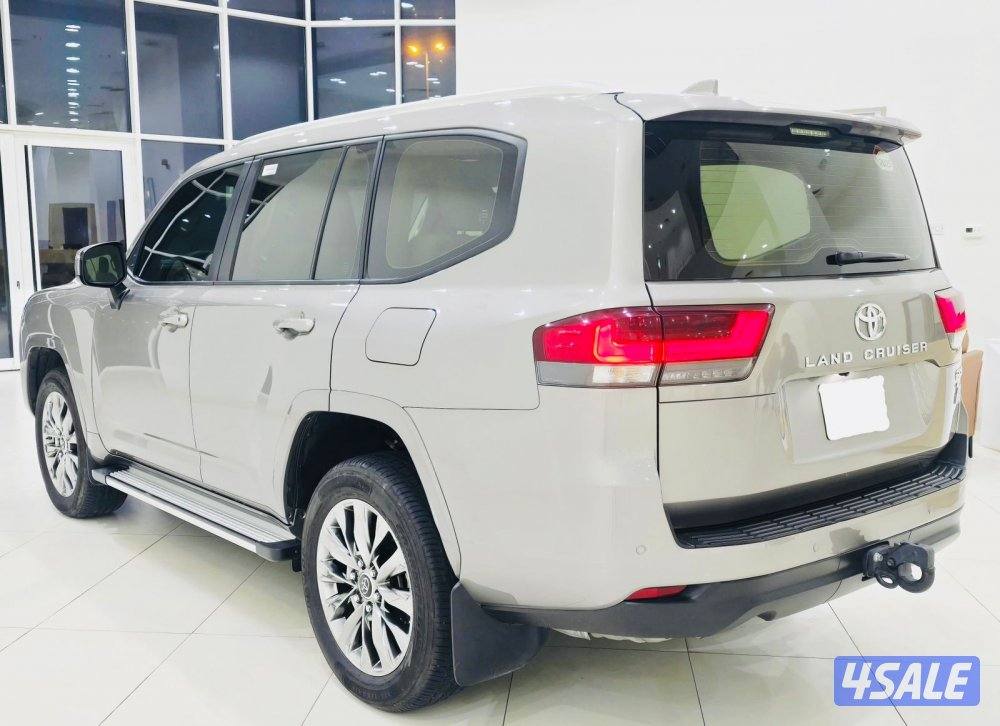 للبيع تويوتا لاندكروس GXR 4K بدون تيربو موديل 20252