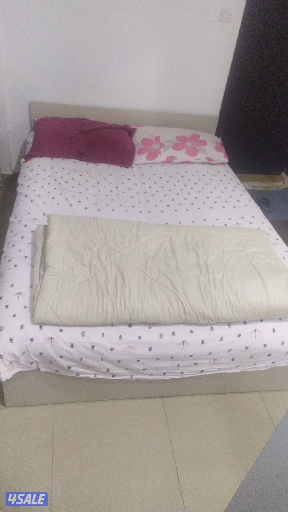 اغراض للبيع لدواعي السفر0