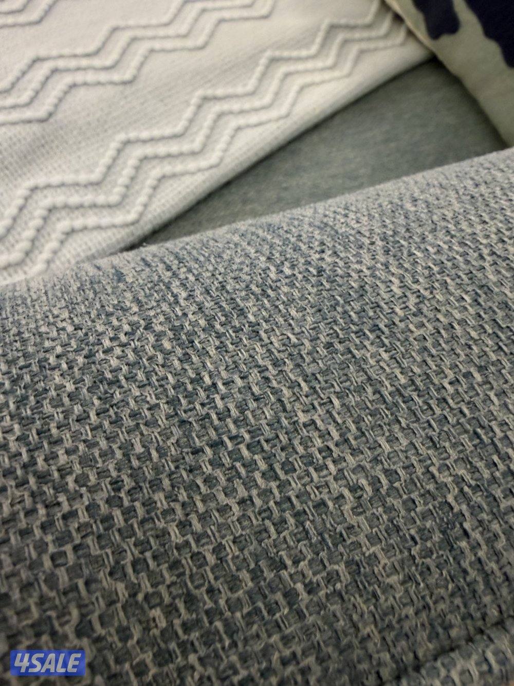 للبيع قنفه جميله و كرسي جميل2