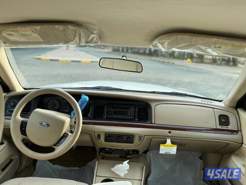 فورد فكتوريا 2012 بحاله ممتازه4