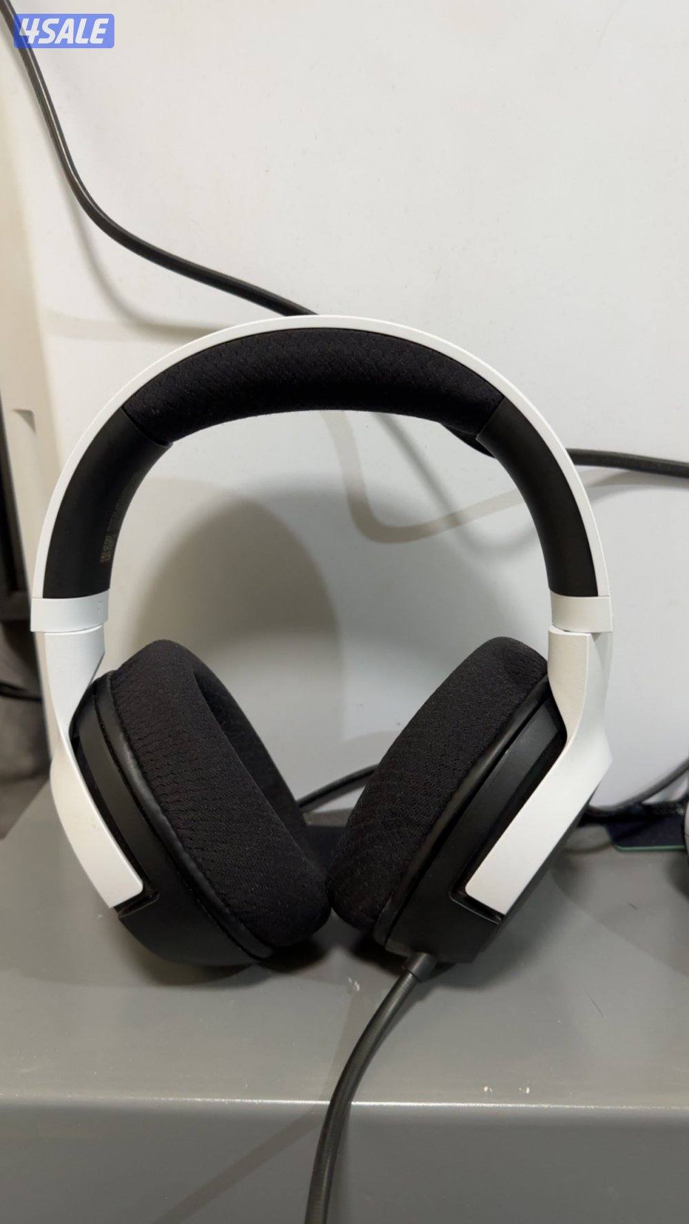 سماعة ريزر كيرا هايبر سبيد تنفع العاب شوتر ستعمال سبوعين بس للبيع 200