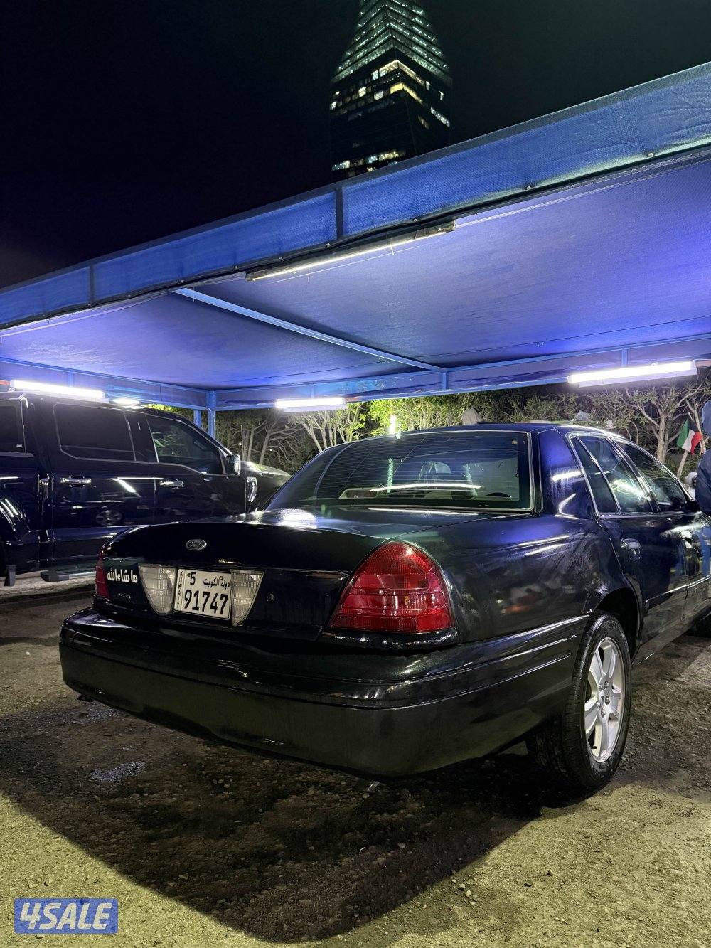 للبيع فورد فكتوريا 20115
