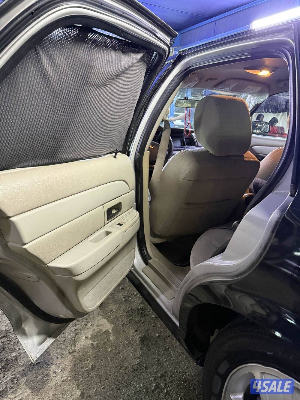 للبيع فورد فكتوريا 20118