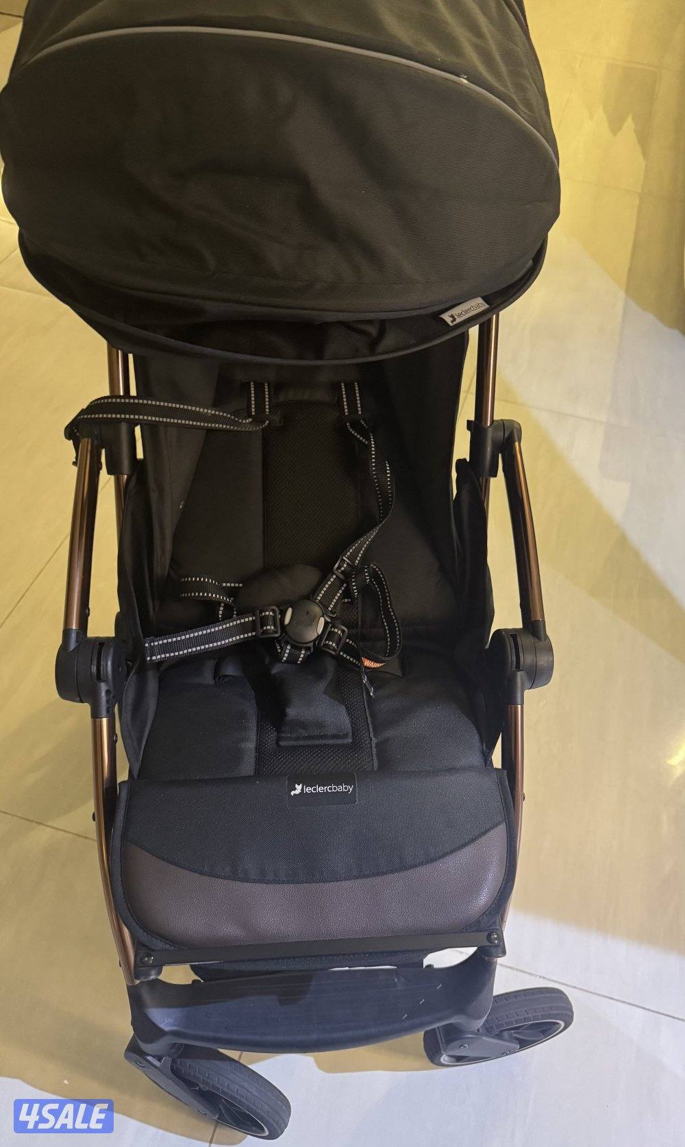 عربانة أطفال خفيفة ومناسبة للسفر – بحالة ممتازة0