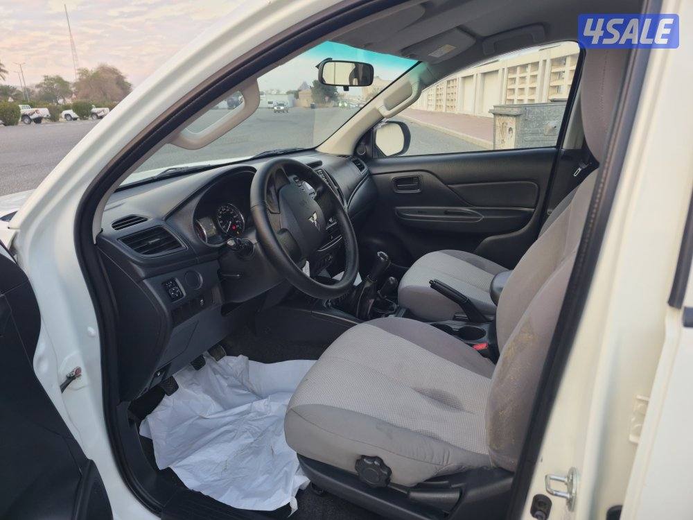 Mitsubishi L200 pick-up 4x4 double gear 2020 model (40,000 km)8