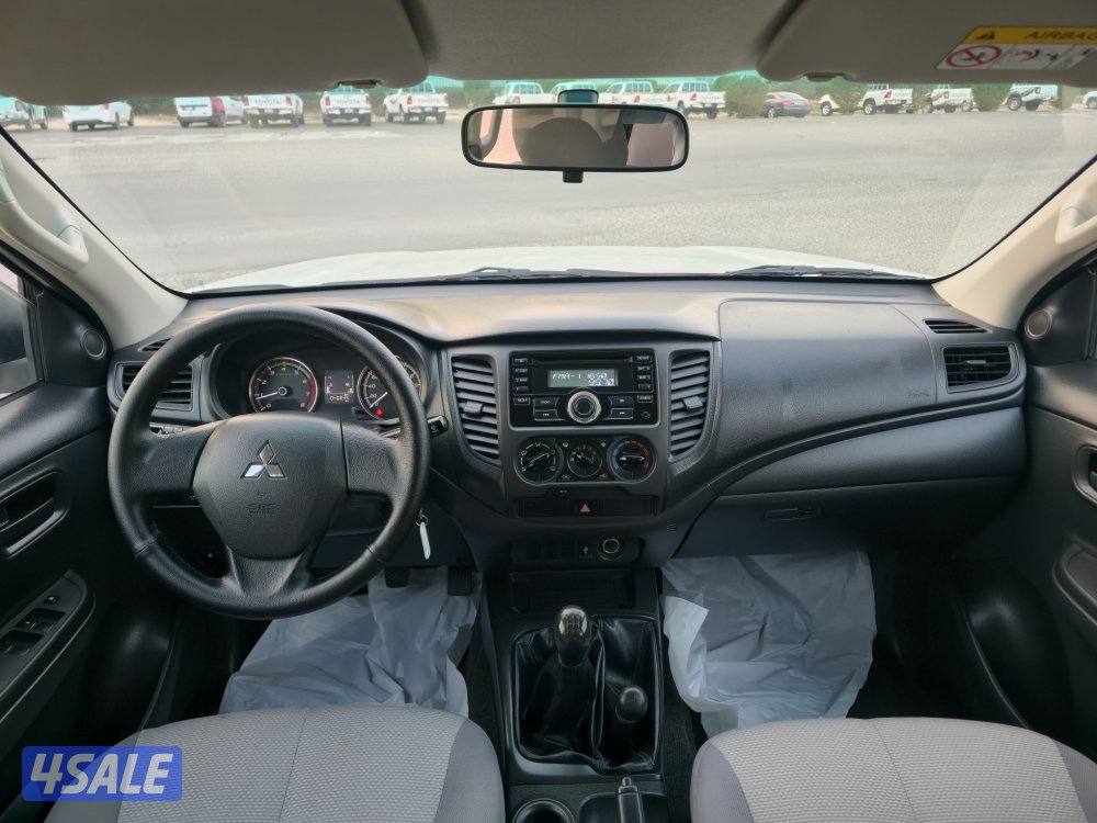 Mitsubishi L200 pick-up 4x4 double gear 2020 model (40,000 km)10