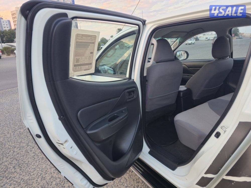 Mitsubishi L200 pick-up 4x4 double gear 2020 model (40,000 km)12