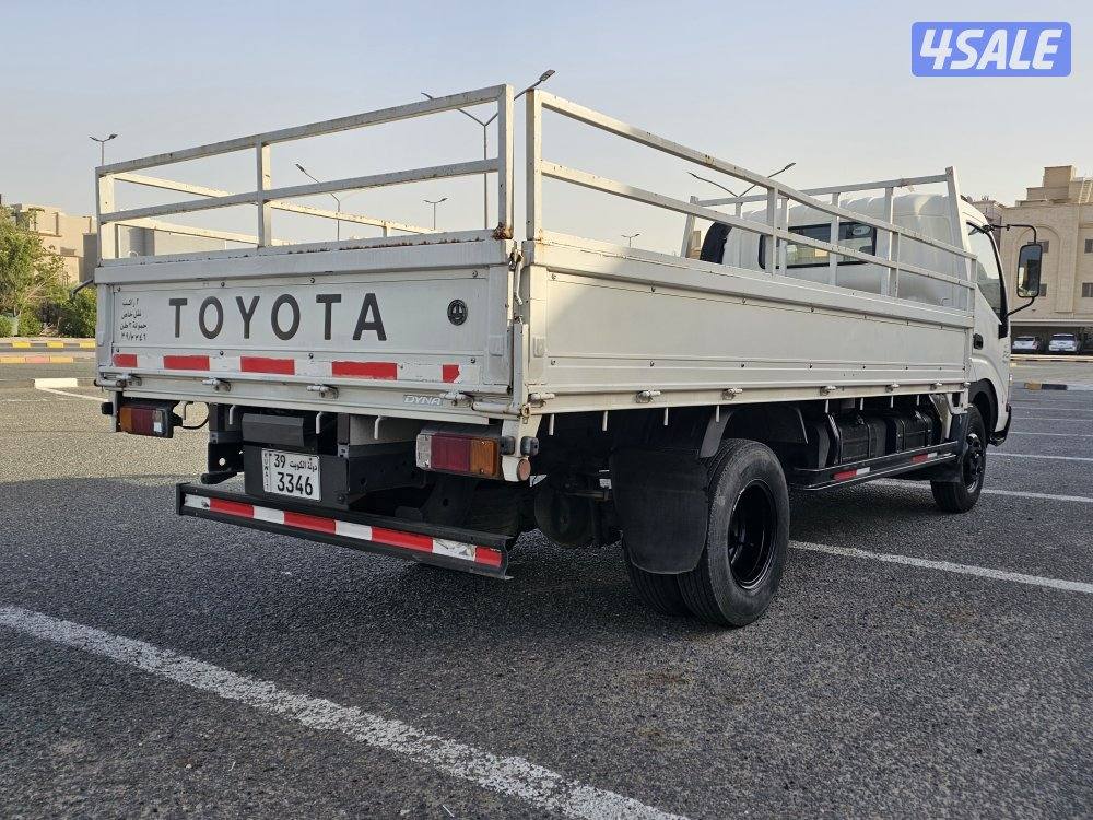 هاف لوري داينا تويوتا الساير صبغ الوكاله2