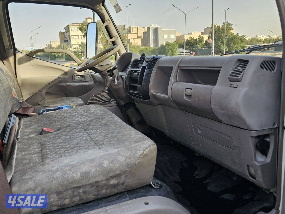 هاف لوري داينا تويوتا الساير صبغ الوكاله5