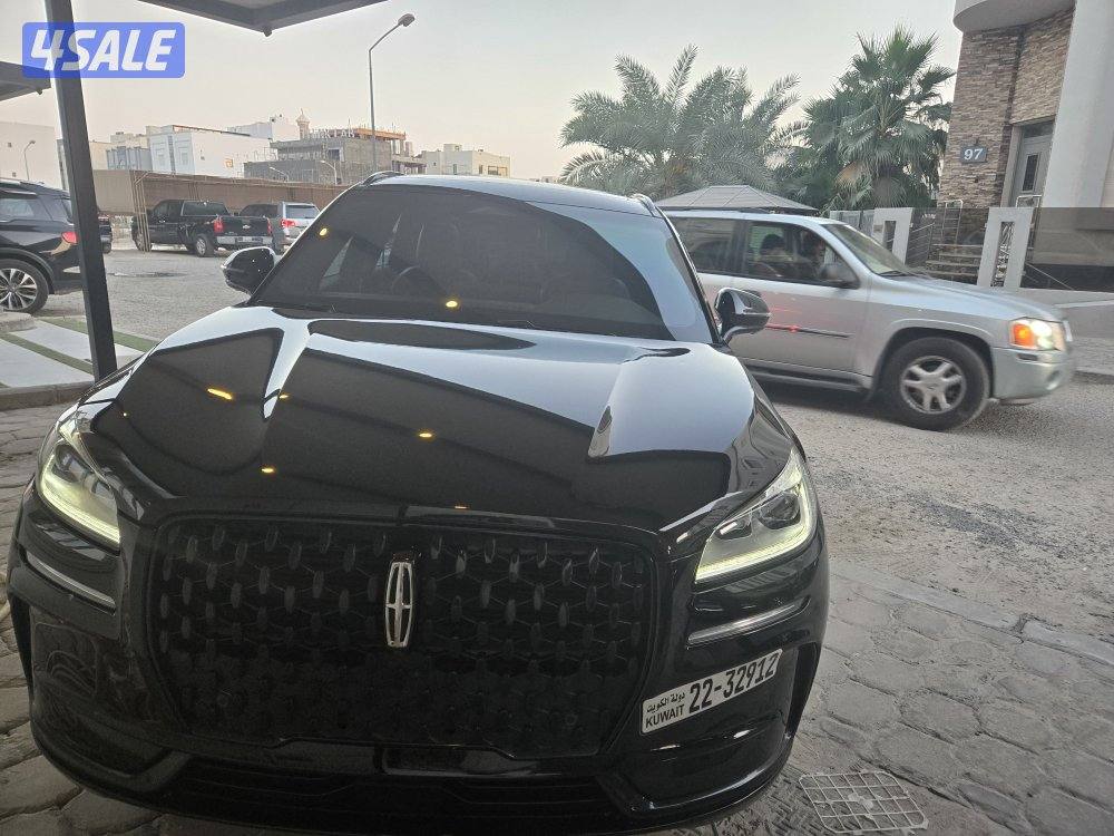 لنكون كورسير 2023 بلاك اديشن0