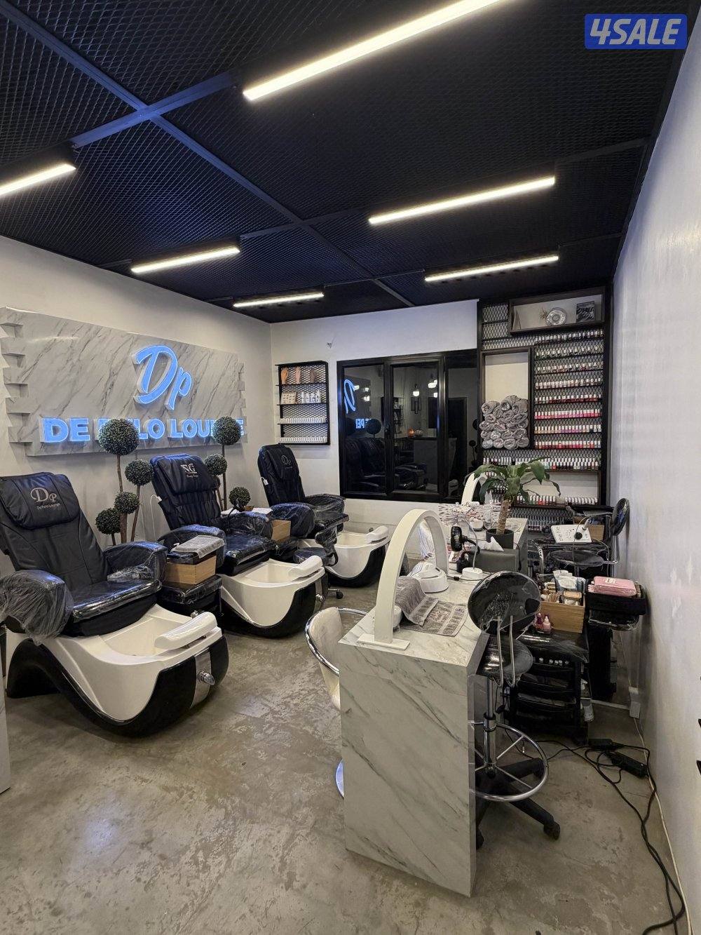 صالون نسائي للبيع0