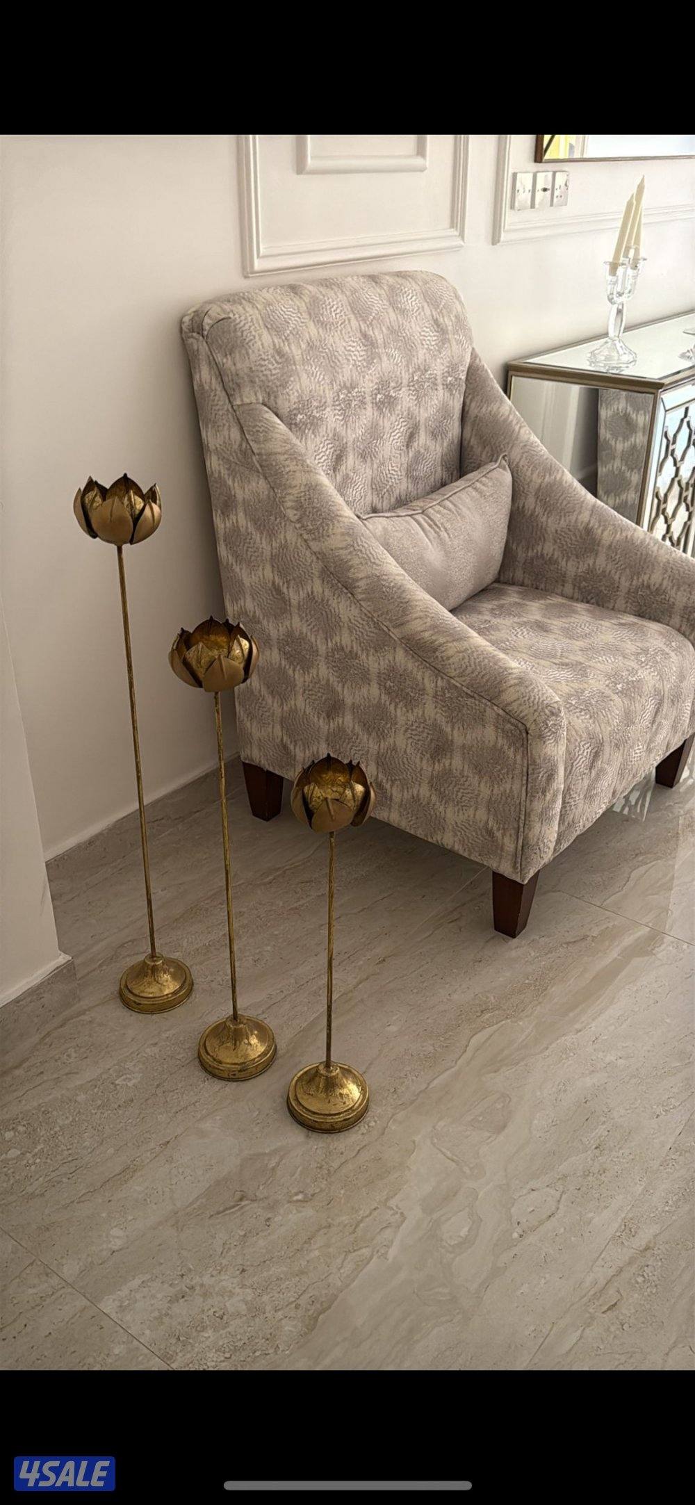 للبيع استقبال السعر ٢٠٠ دينار2