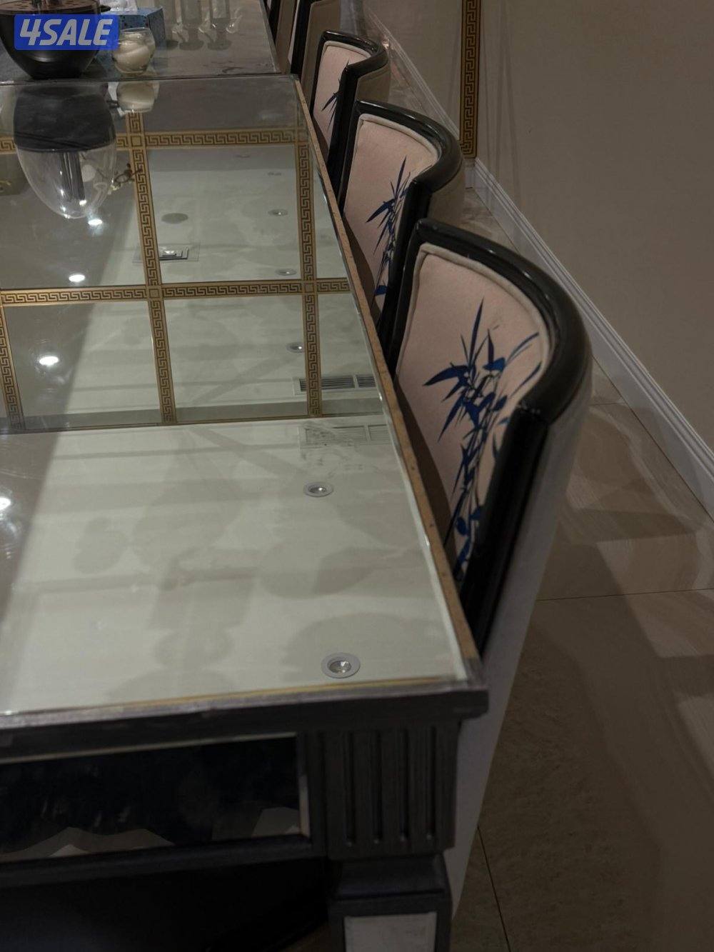 طاولتين مناظر و ١٢ كرسي من ميداس0