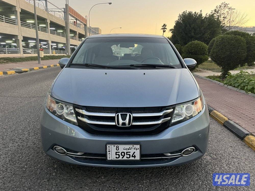 هوندا أوديسي2014 فتحة جلد عداد 188 بحالة الوكالة1