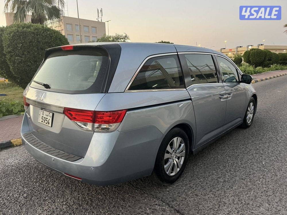 هوندا أوديسي2014 فتحة جلد عداد 188 بحالة الوكالة4
